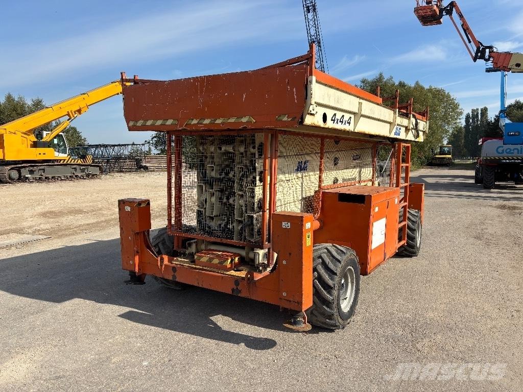 JLG 500 RTS رافعات مقصية الشكل