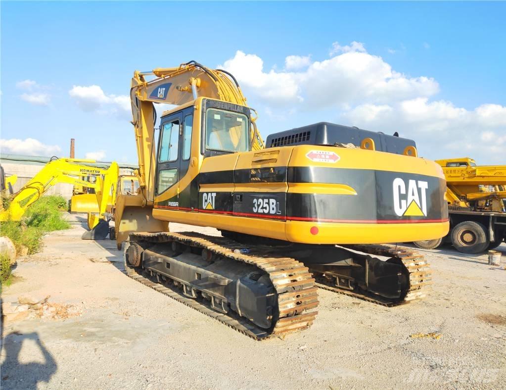 CAT 325 B L حفارات زحافة