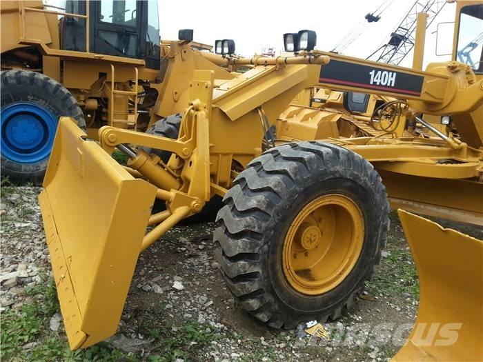 CAT 140 H معدات تمهيد الطرق