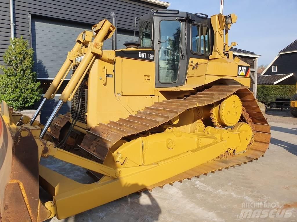 CAT D 6 T LGP بلدوزرات مجنزرة