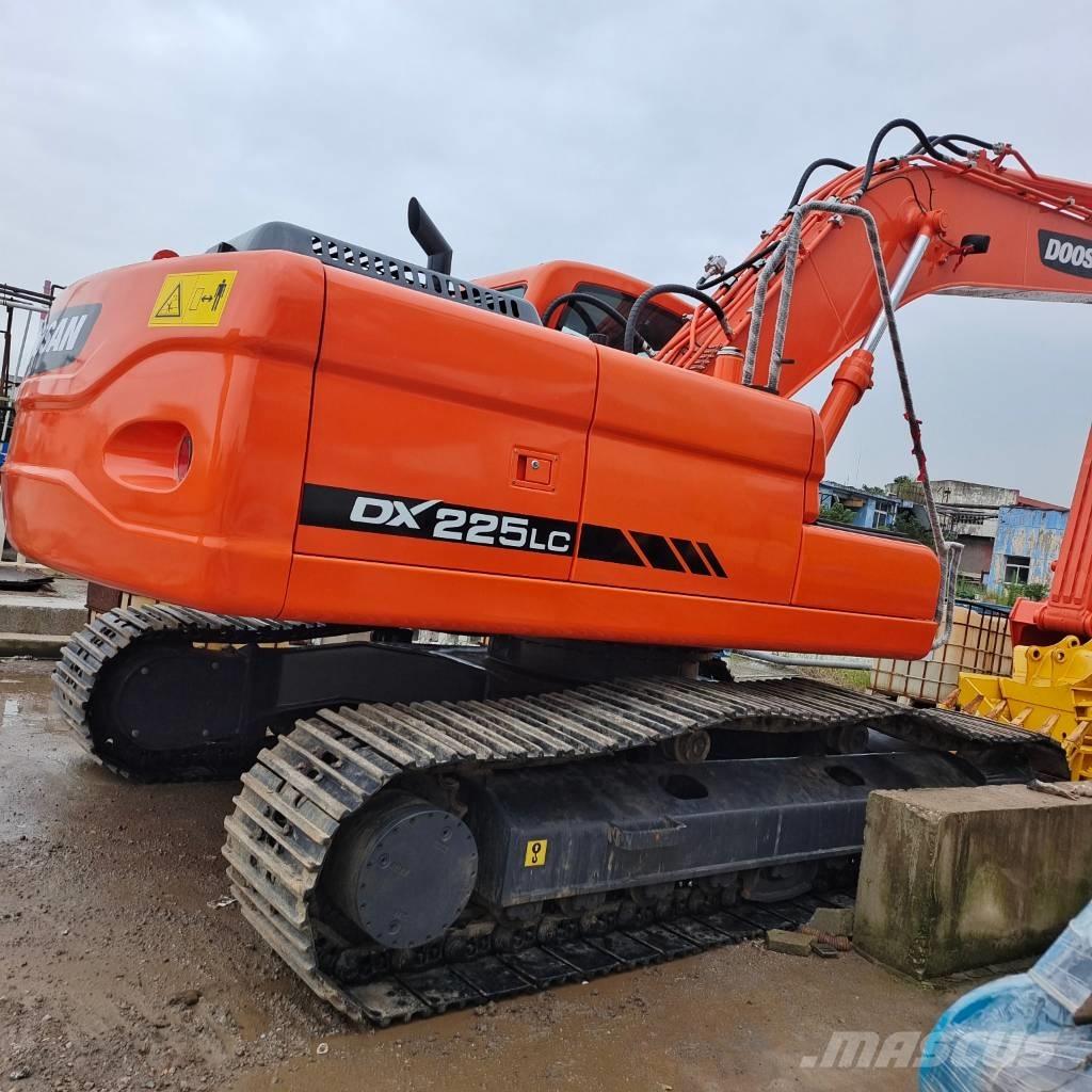 Doosan DX 225 حفارات زحافة