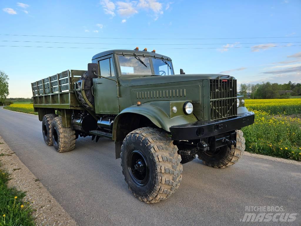 Kraz 255 B شاحنات مسطحة / أوناش
