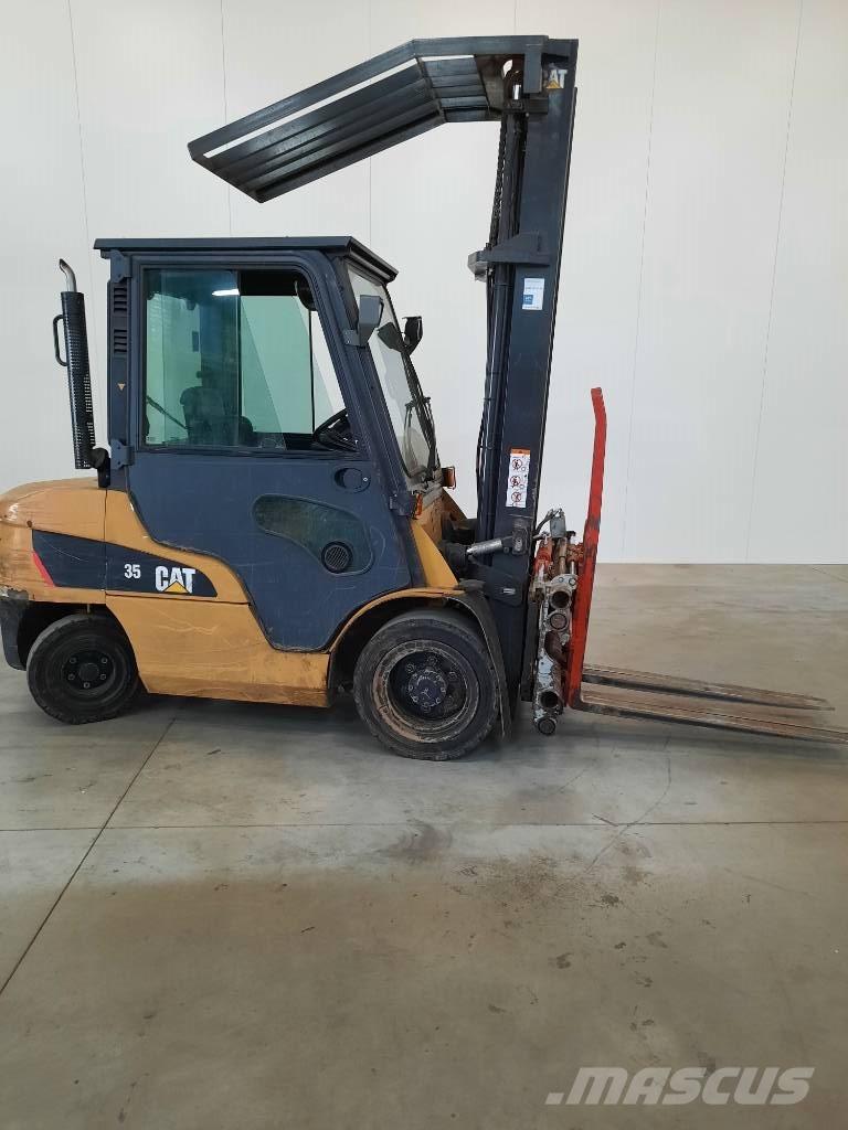 CAT DP35N شاحنات الديزل