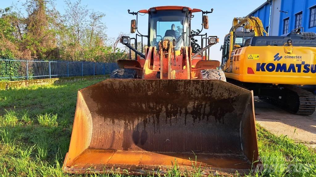 Hitachi W190 لوادر بعجل