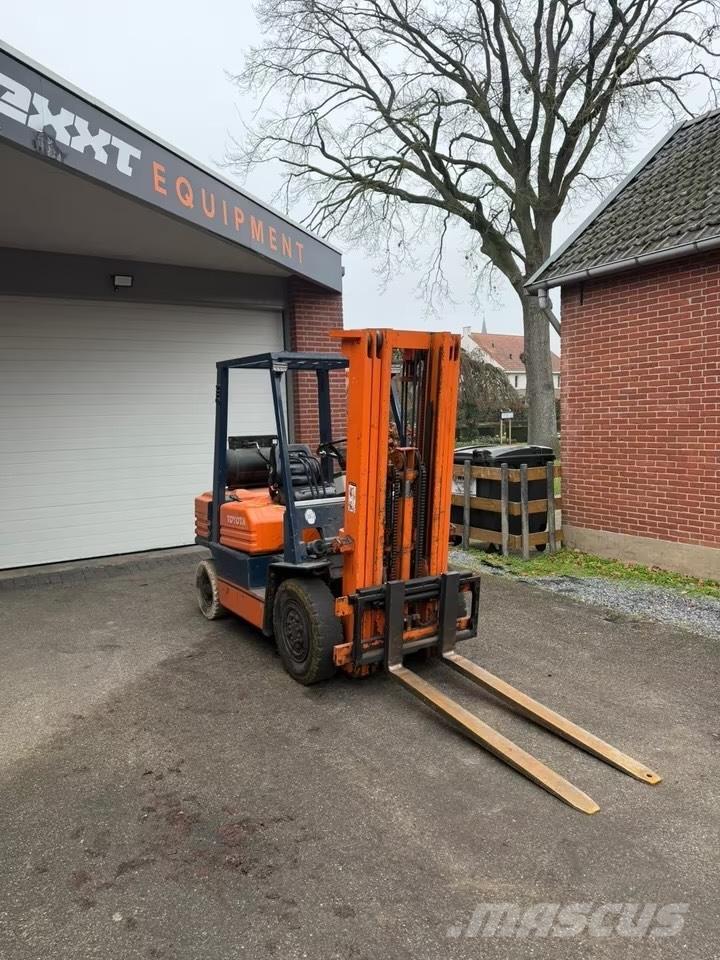 Toyota 42-5 FG 25 شاحنات LPG