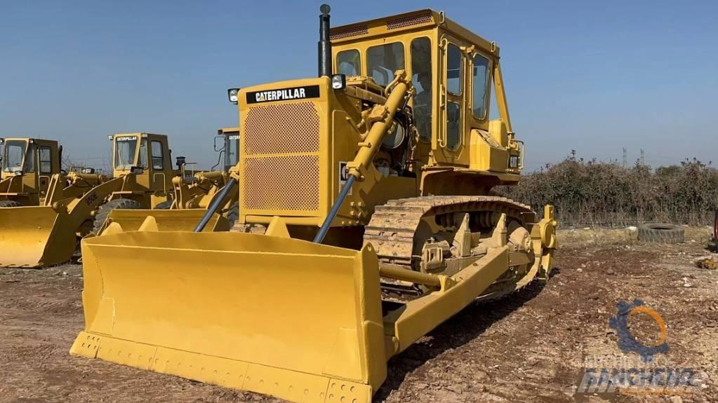 CAT D 8 K بلدوزرات مجنزرة