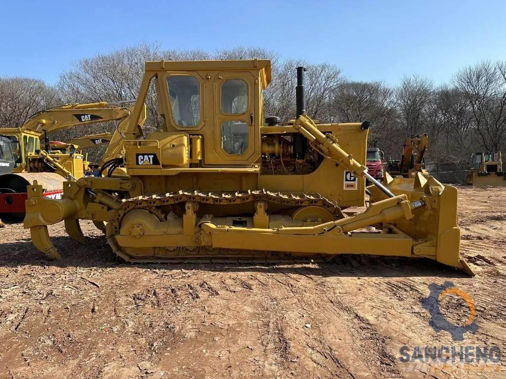 CAT D 8 K بلدوزرات مجنزرة
