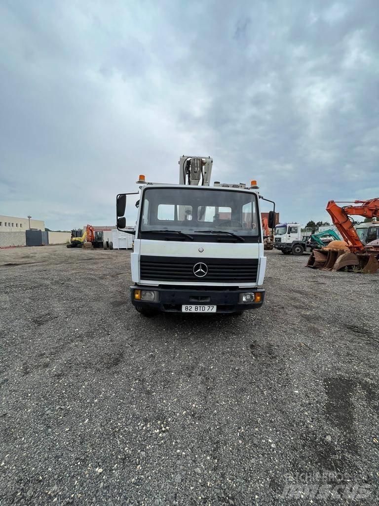 Mercedes-Benz 1220 شاحنات أخرى