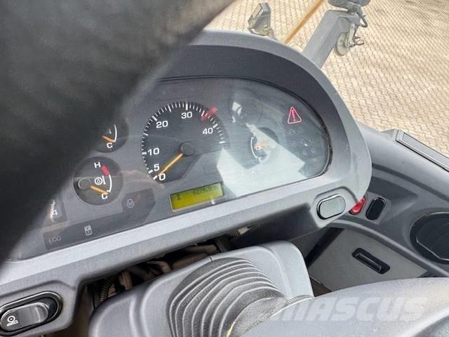 Komatsu WA 320 لوادر بعجل