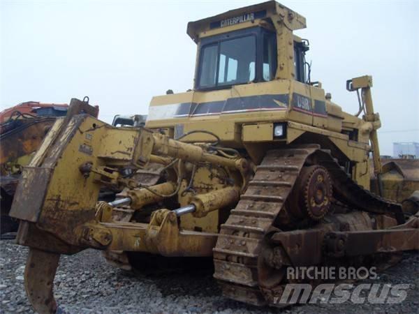CAT D 9 R بلدوزرات مجنزرة