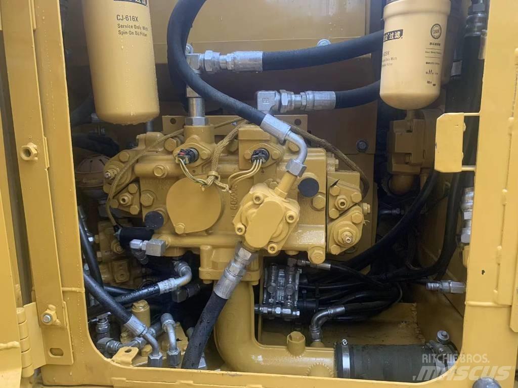 CAT 312 D L حفارات زحافة