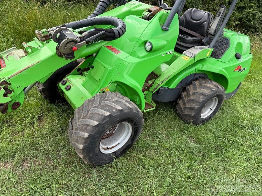 Avant 755 i لوادر صغيرة
