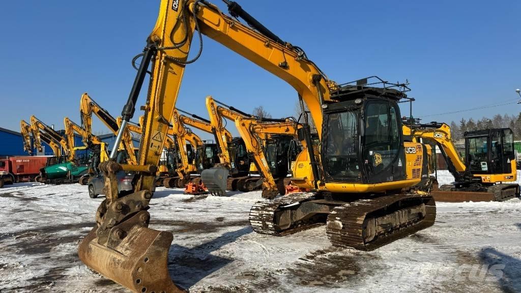 JCB JS 130 LC حفارات زحافة