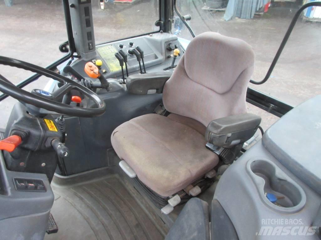 New Holland TM 120 الجرارات