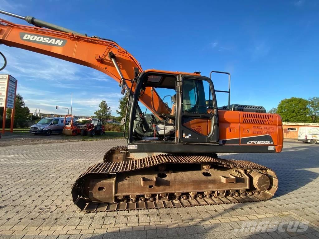 Doosan DX 255 LC-5 حفارات زحافة