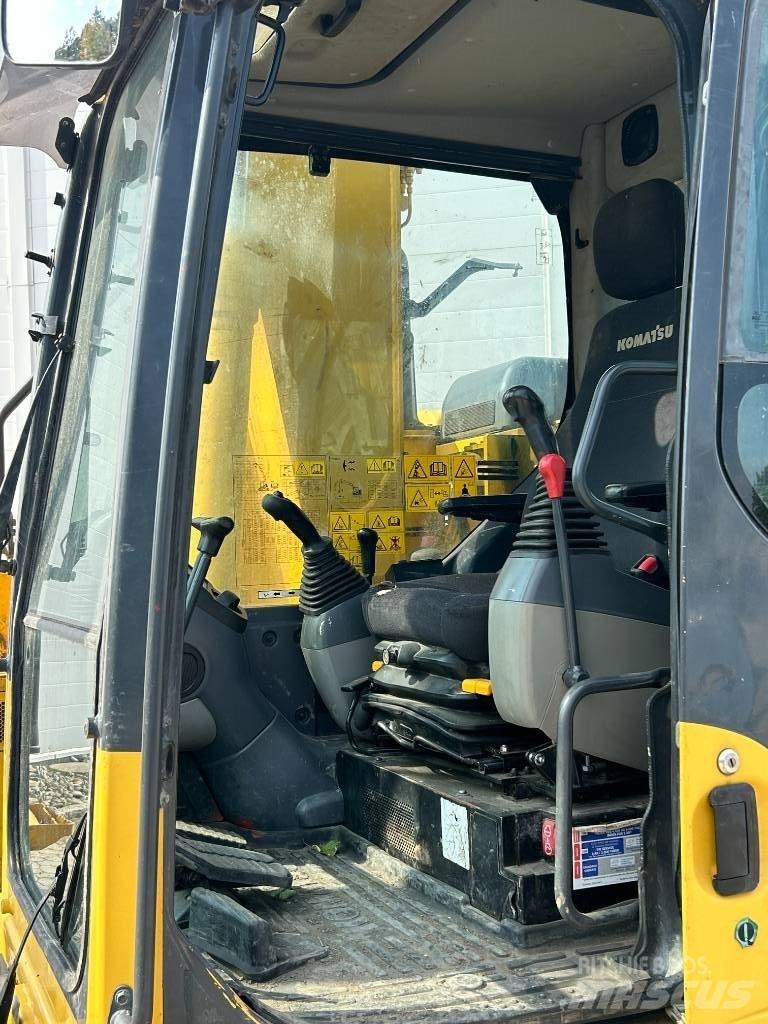 Komatsu PC 138-11 حفارات زحافة