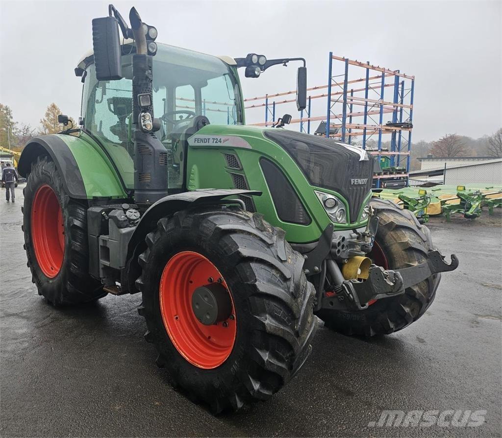 Fendt 724 Vario الجرارات