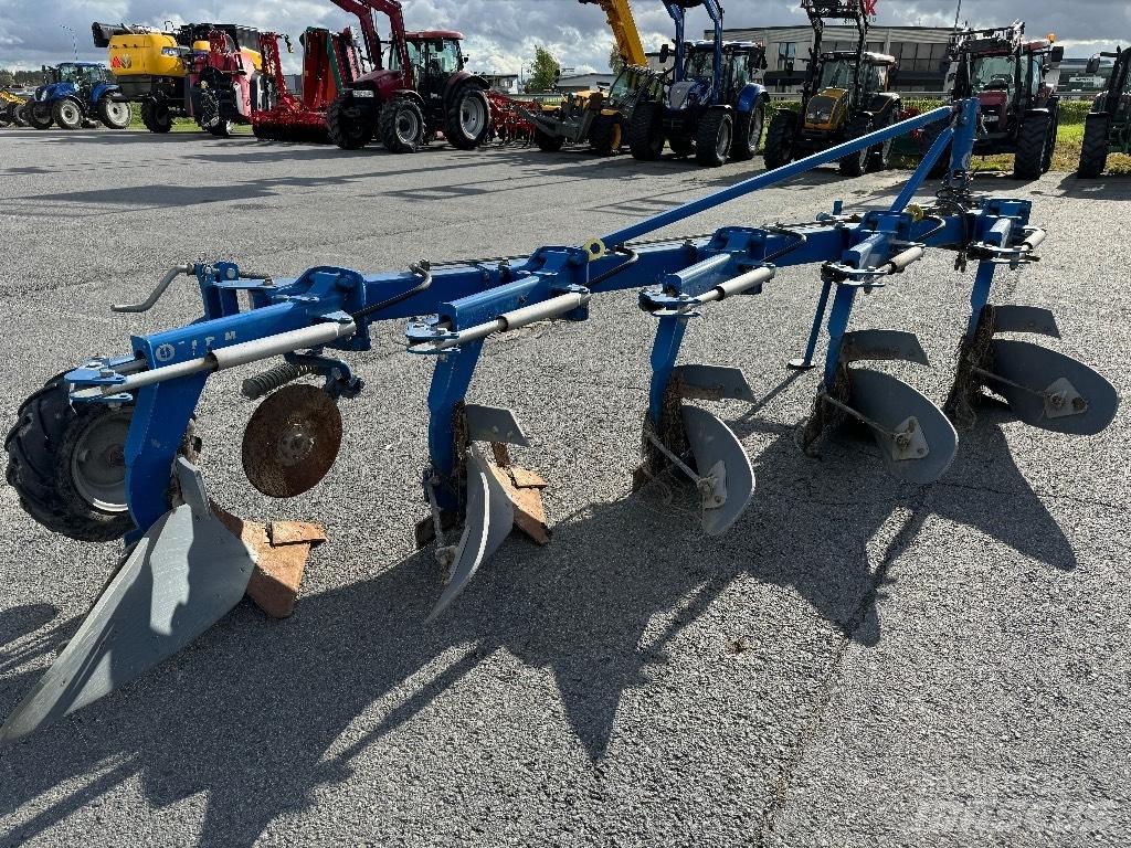 Överum CT 5975 XLP محاريث تقليدية