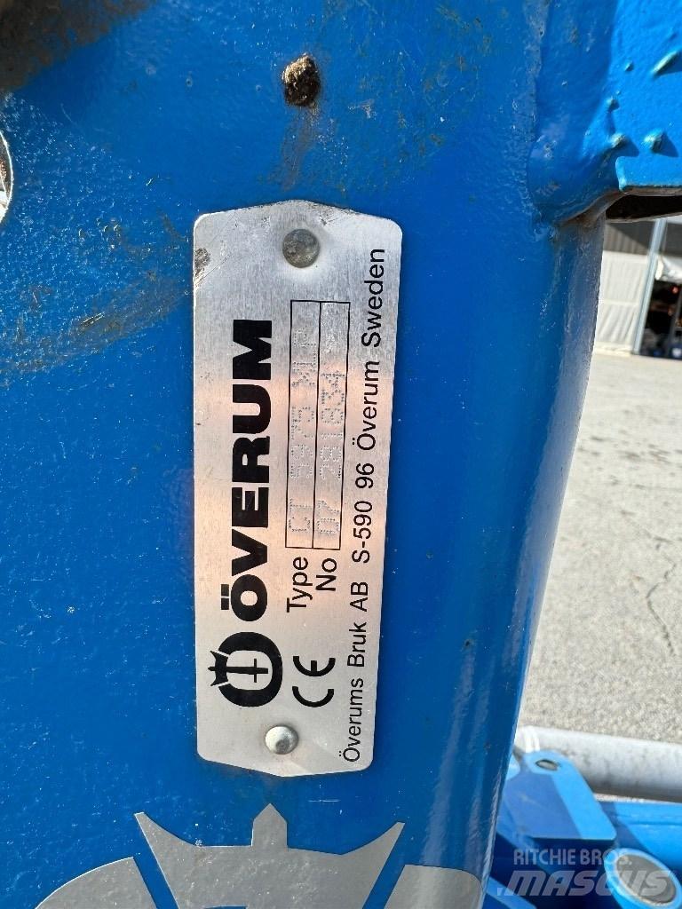 Överum CT 5975 XLP محاريث تقليدية