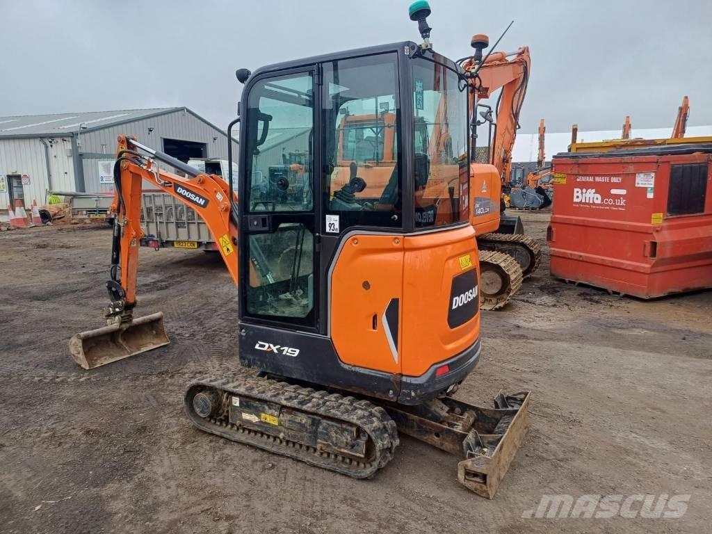 Doosan DX 19 حفارات صغيرة أقل من 7 طن (حفارات صغيرة)