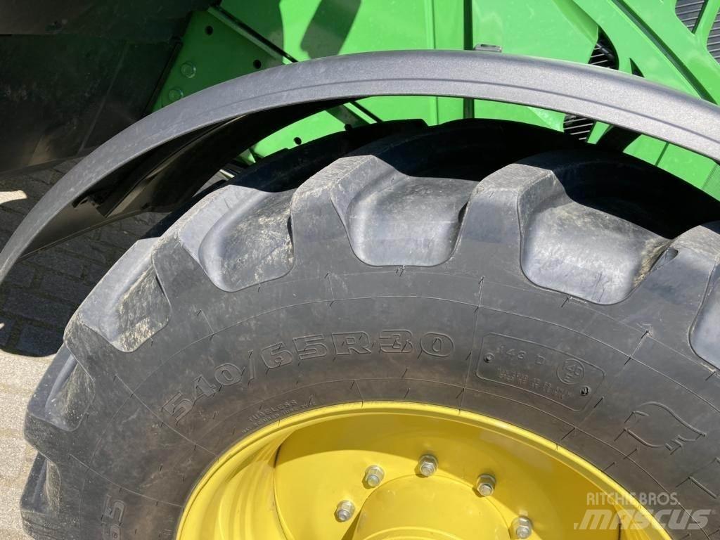 John Deere 6195M الجرارات