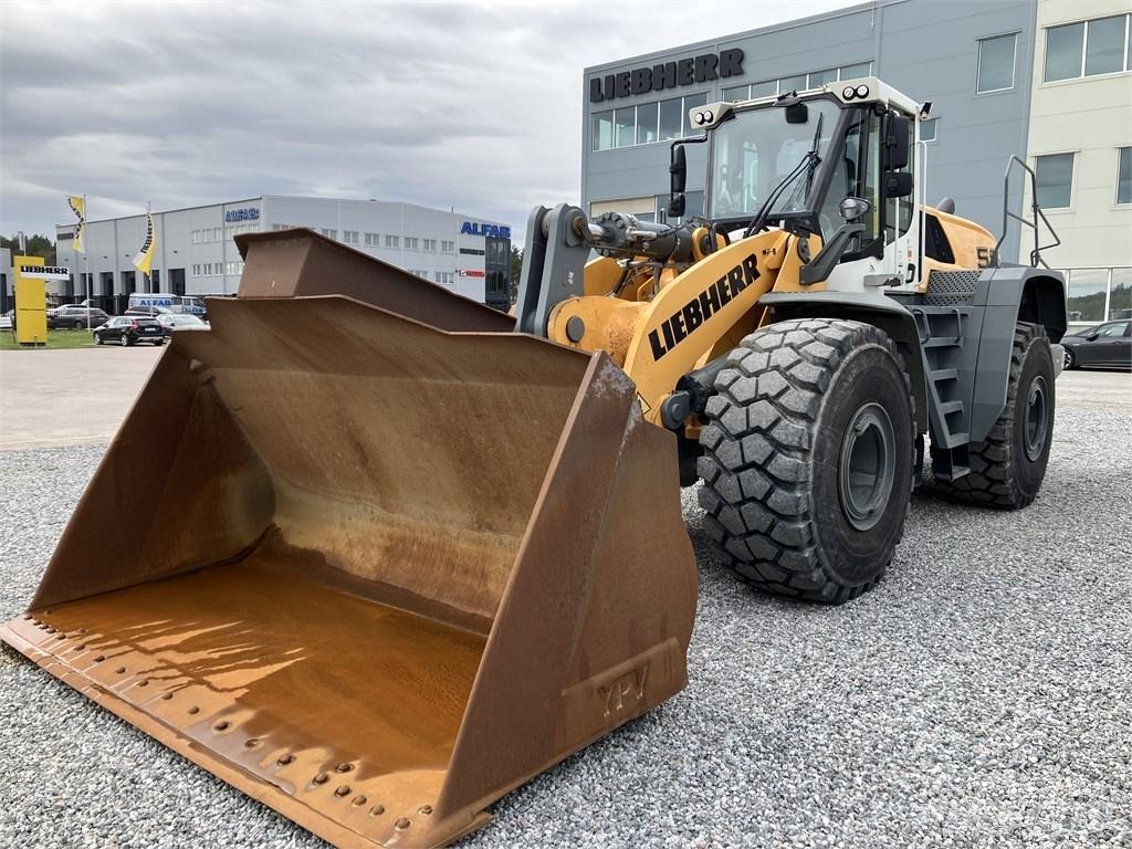 Liebherr L586 Xpower لوادر بعجل
