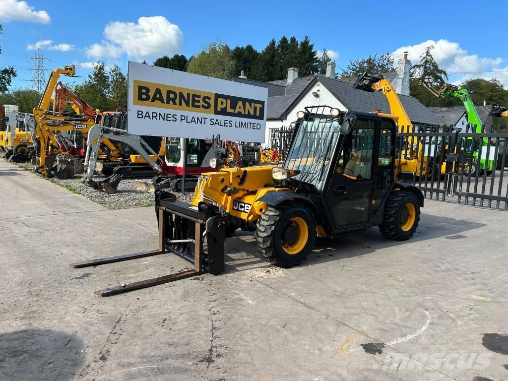 JCB 525-60 مناولات متداخلة