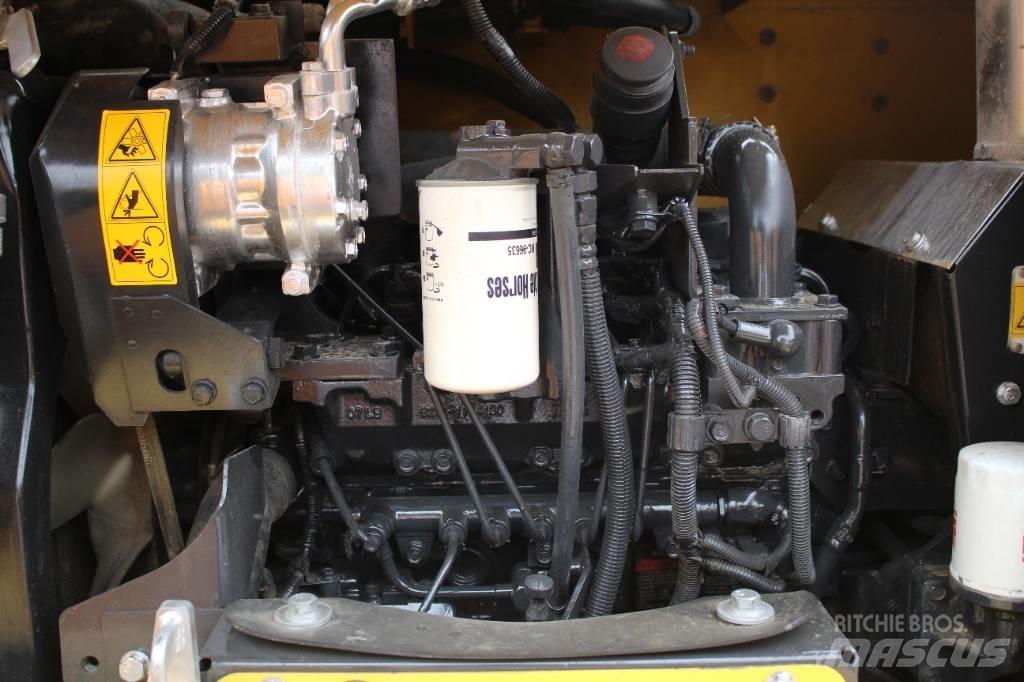 Komatsu PC 70-8 حفارات صغيرة أقل من 7 طن (حفارات صغيرة)