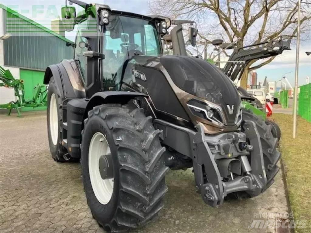 Valtra q285 الجرارات