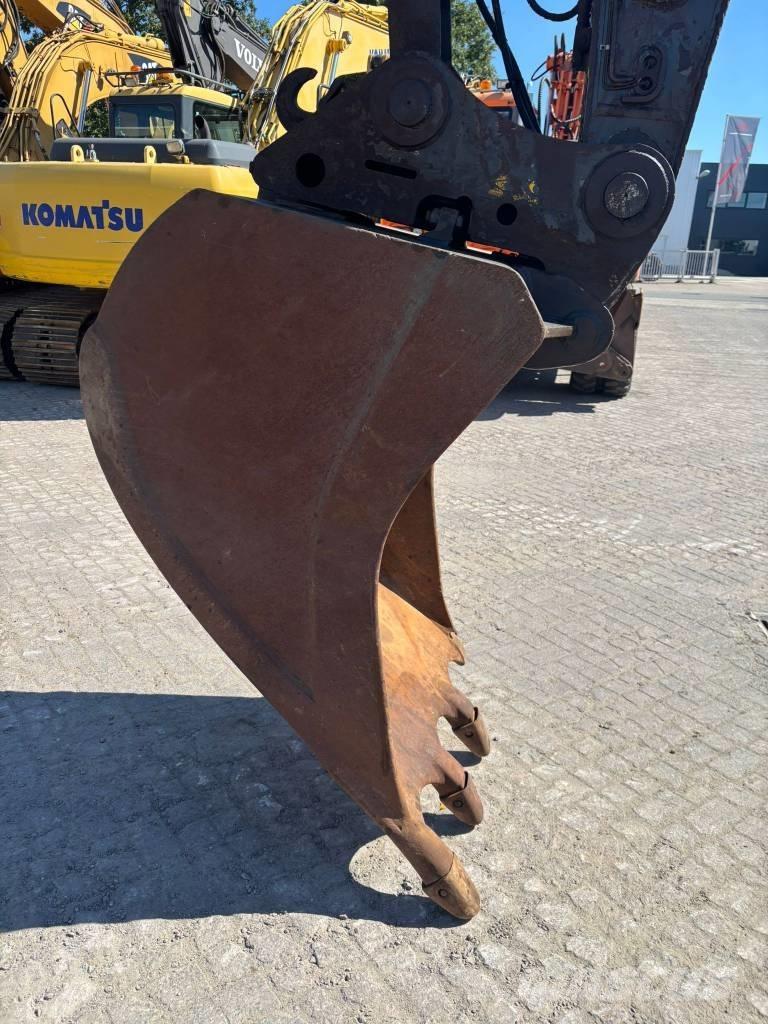 Volvo EC 210 B LC حفارات زحافة