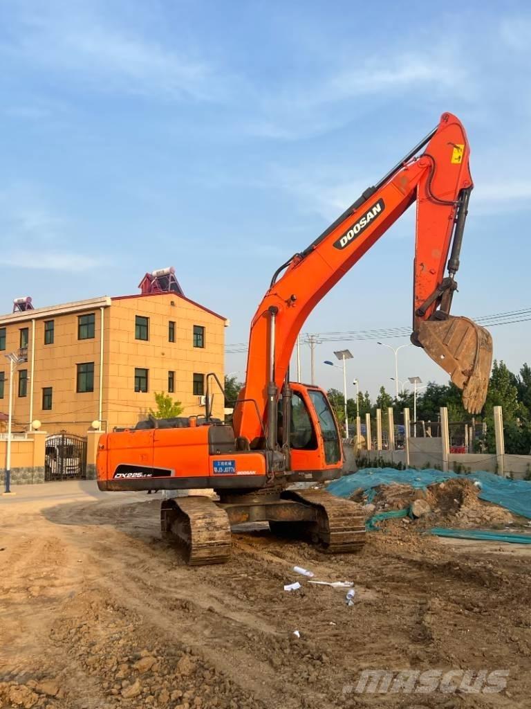Doosan DX225LC-9C حفارات زحافة