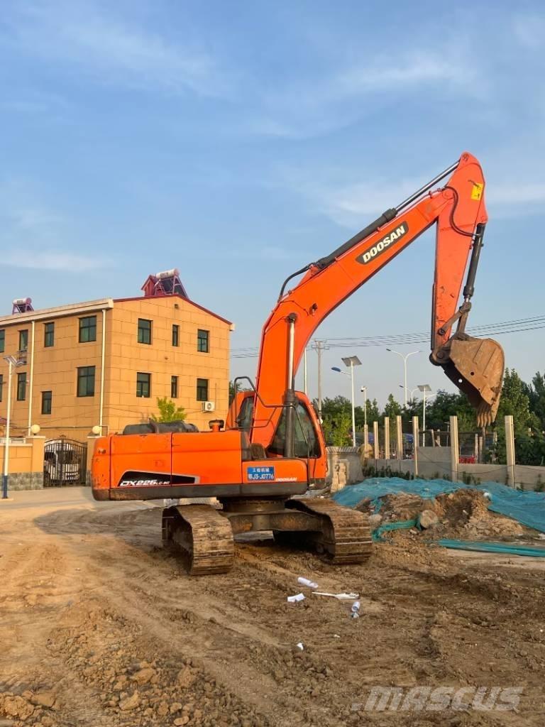 Doosan DX225LC-9C حفارات زحافة