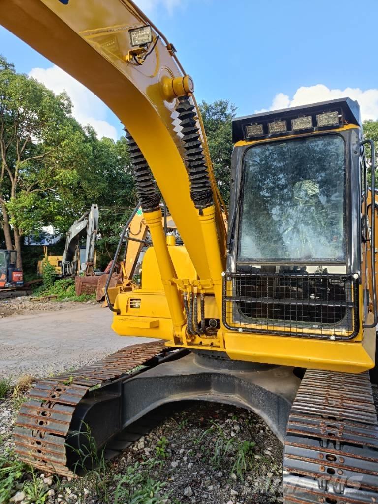 Komatsu PC 130-7 حفارات زحافة
