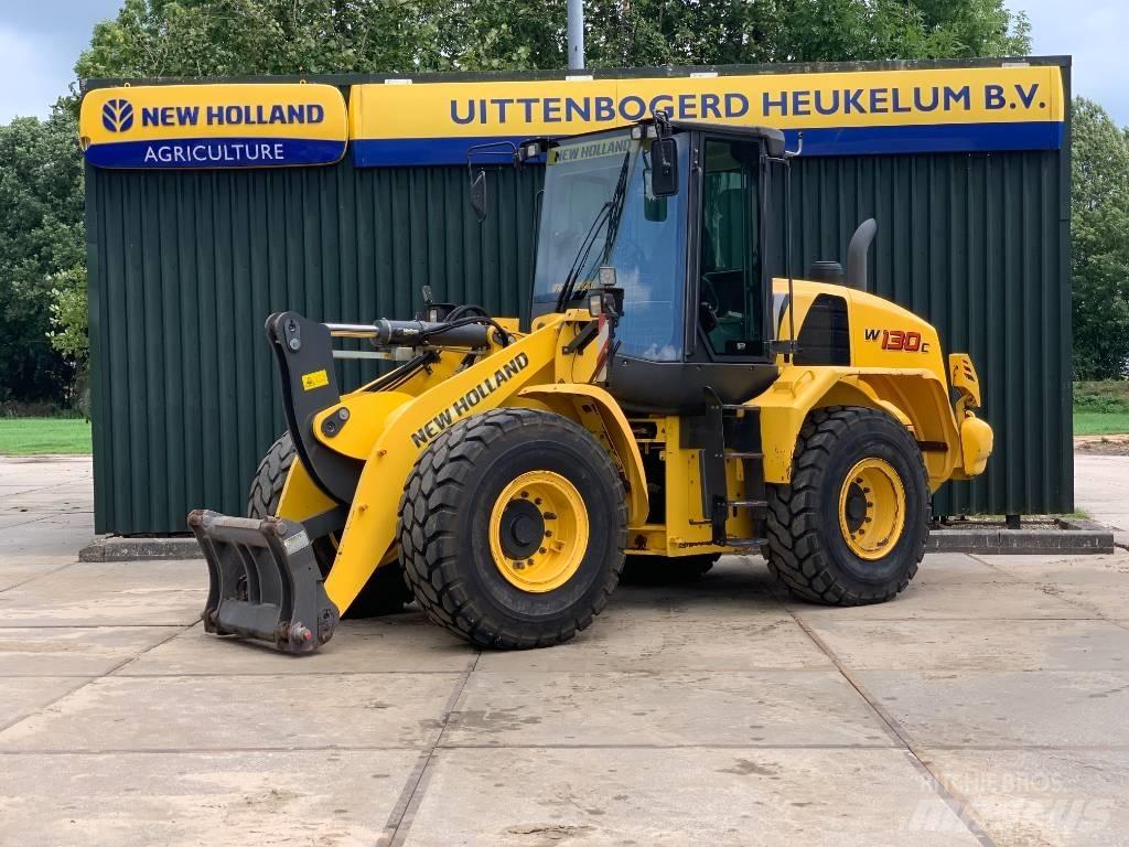 New Holland W 130 C لوادر بعجل