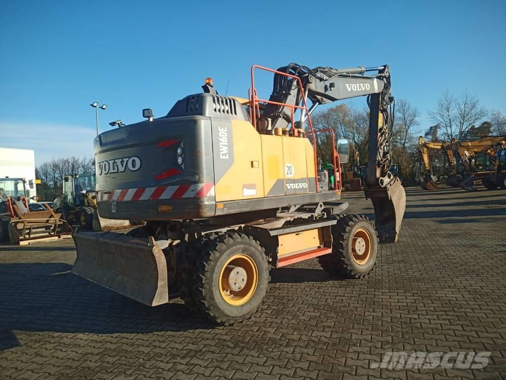Volvo EW 160 E حفارات بعجل