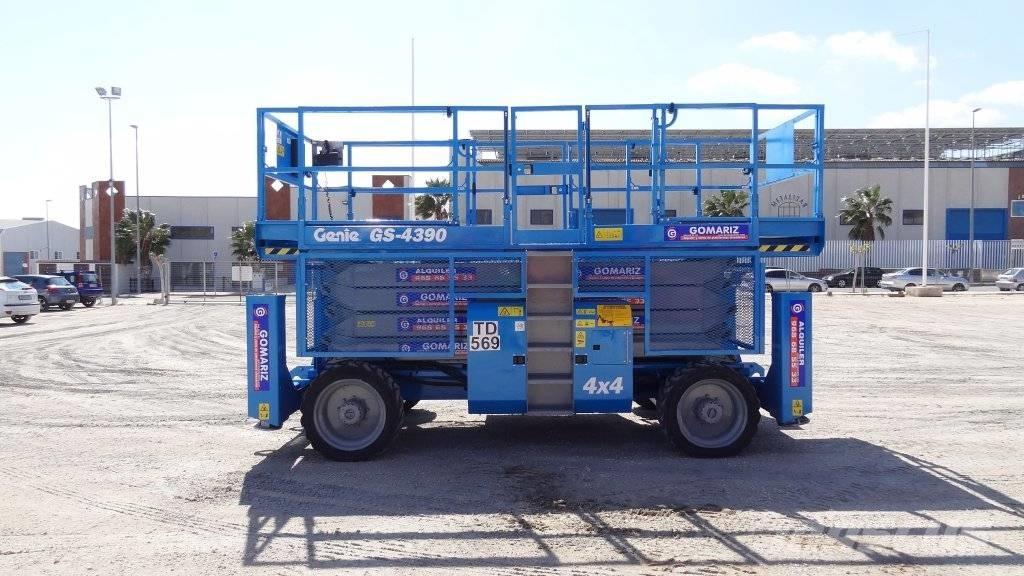 Genie GS 4390 RT رافعات مقصية الشكل