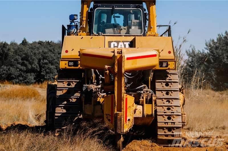 CAT D10T بلدوزرات مجنزرة