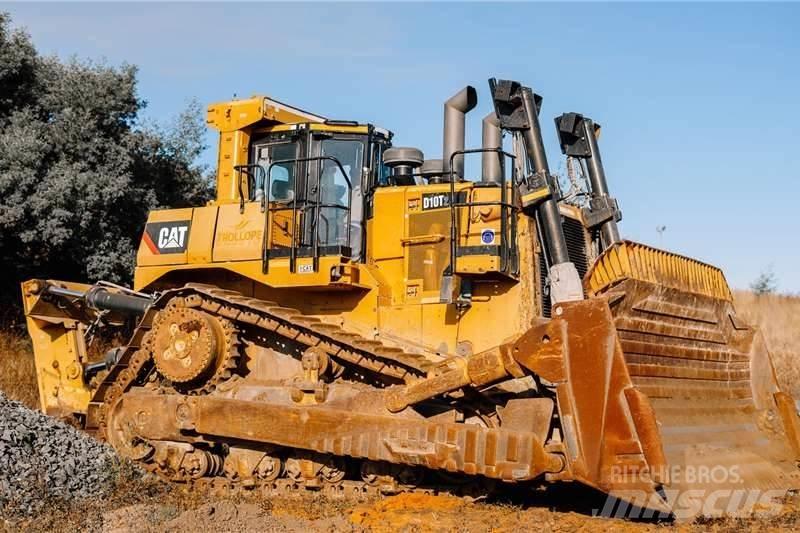 CAT D10T بلدوزرات مجنزرة