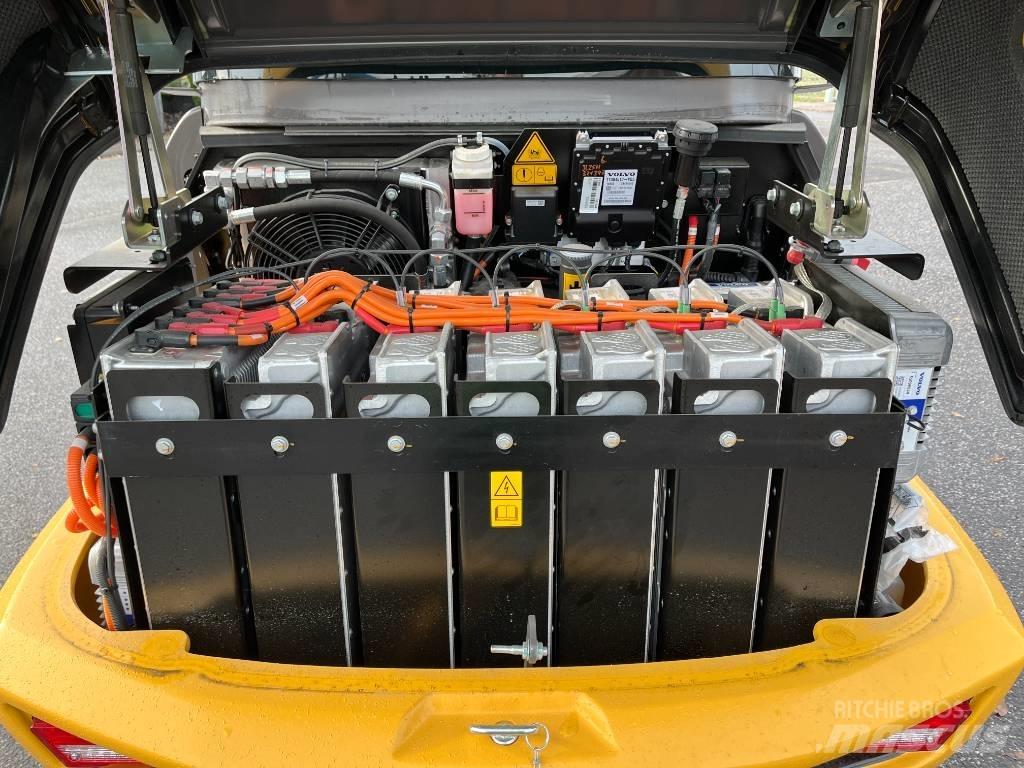 Volvo JL25H Elektro لوادر انزلاقية التوجيه