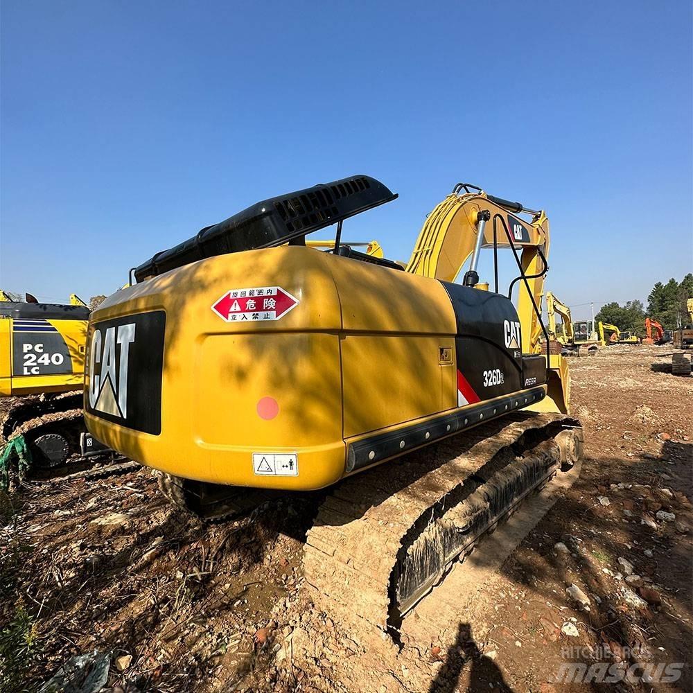 CAT 326D حفارات زحافة