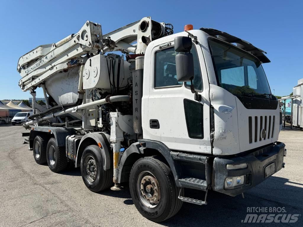 Astra Betonpompa شاحنات خرسانة