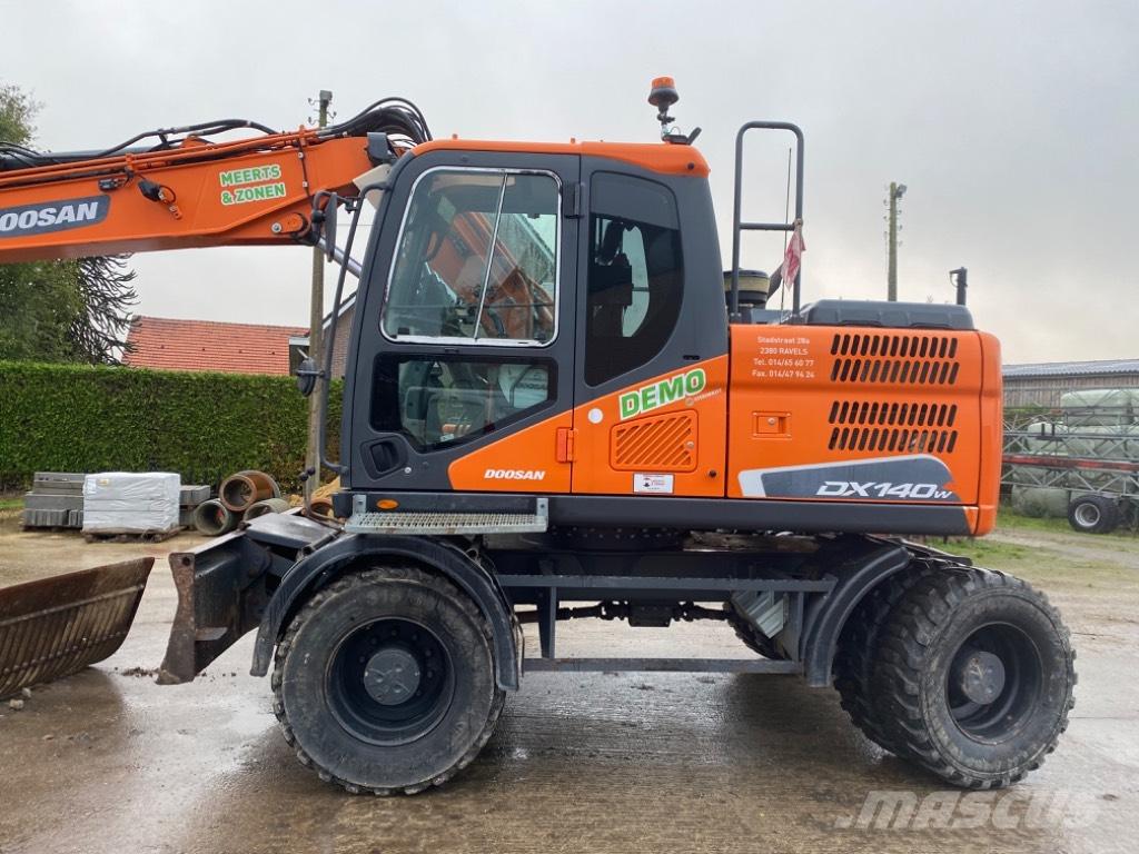 Doosan DX 140 W -5 رافعات صالحة لكل أنواع الطرق