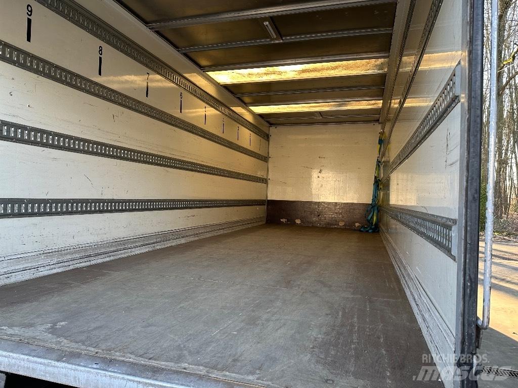 DAF LF 12.220 شاحنات ذات هيكل صندوقي