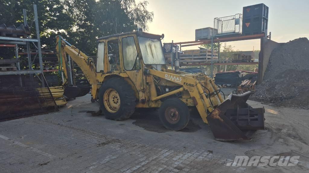 Ford 4500 لوادر ذات جرافات عكسية