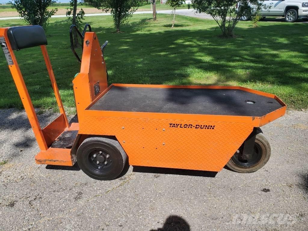 Taylor-Dunn SC100 شاحنة قاطرة