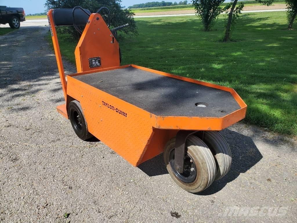 Taylor-Dunn SC100 شاحنة قاطرة