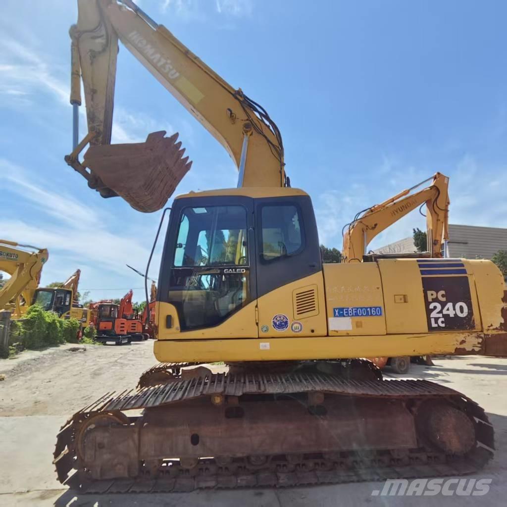 Komatsu PC 240 LC-7 حفارات زحافة