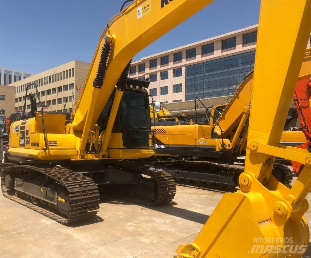 Komatsu PC200 حفارات زحافة