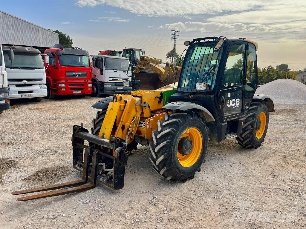 JCB 531-70 مناولات متداخلة
