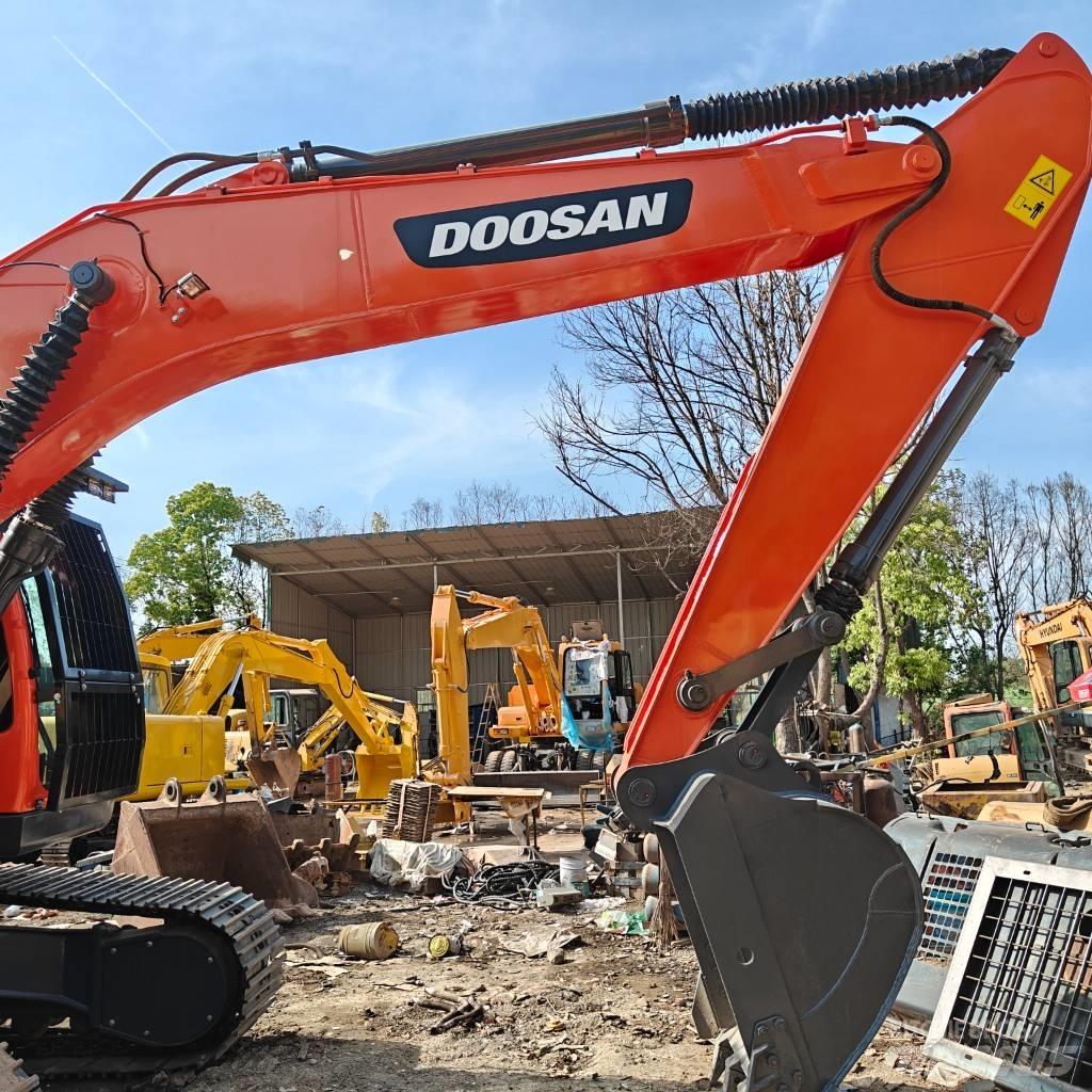 Doosan DX 225 LCA حفارات زحافة